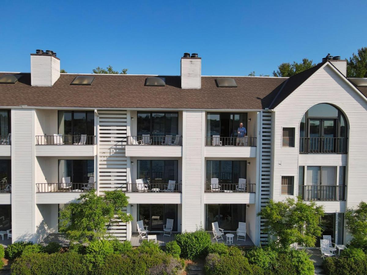 228 Edgewater Inn Charlevoix Exterior photo