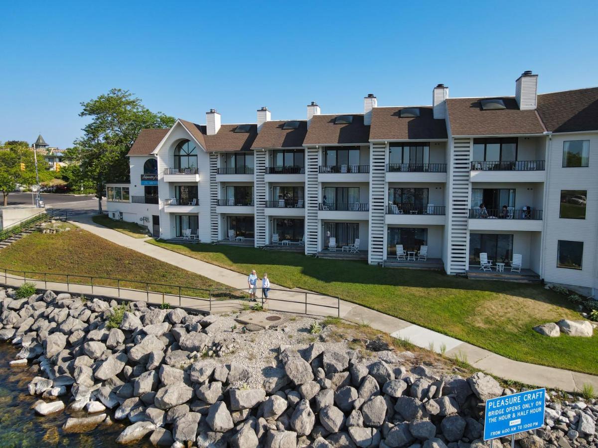 228 Edgewater Inn Charlevoix Exterior photo
